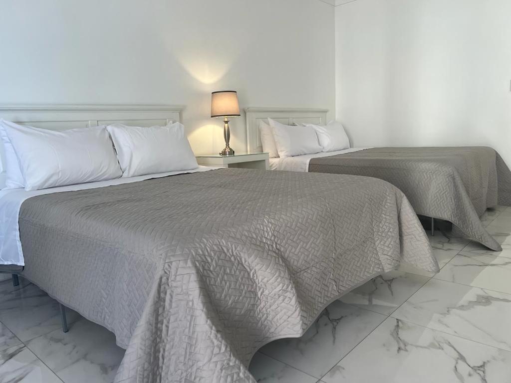 The Sunset Stay Apartments Нассау Экстерьер фото