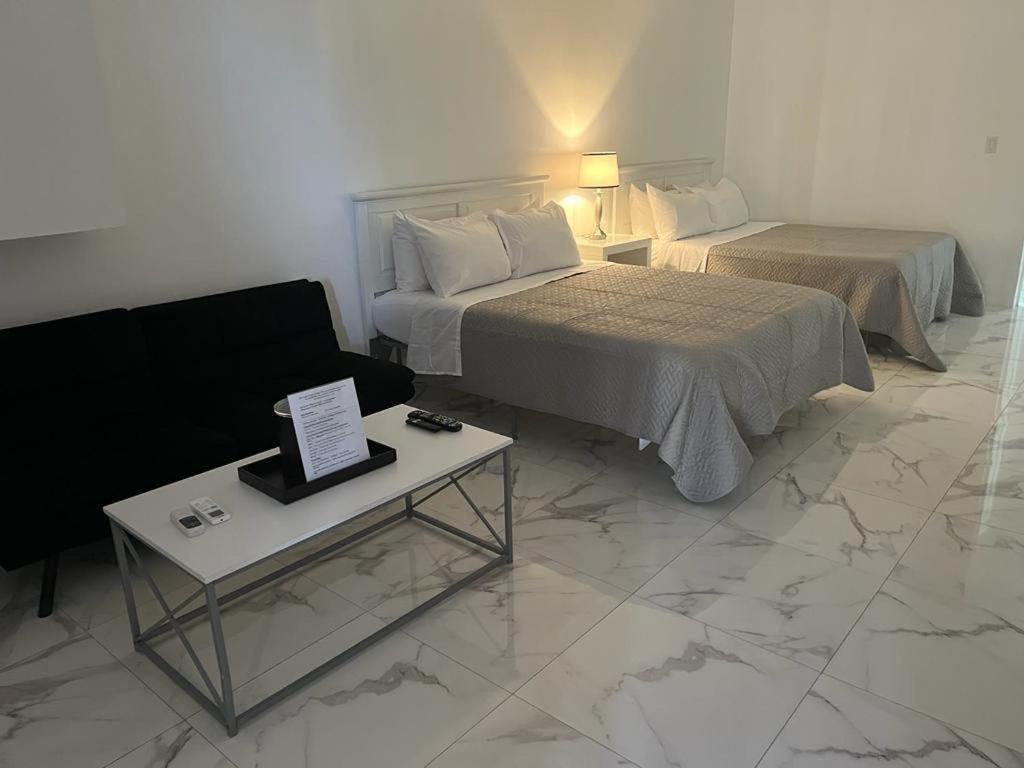 The Sunset Stay Apartments Нассау Экстерьер фото